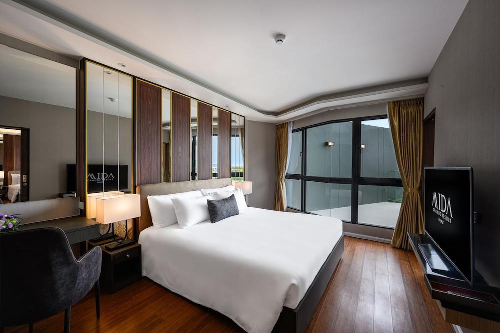 Mida Grande Resort Phuket Exterior photo